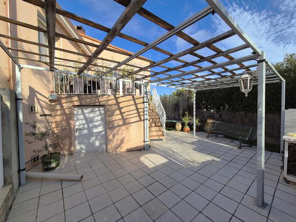 villa 4 faces avec garage et sous-sol