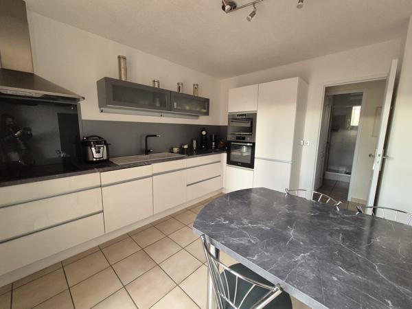 villa 4 faces avec garage et sous-sol