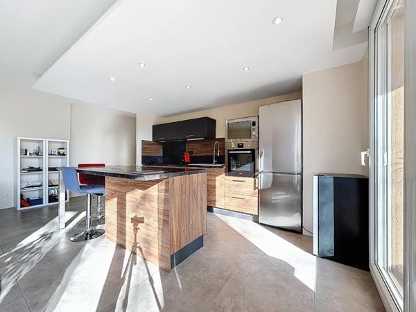 ✨ À vendre Brignais : Appartement T3 – 75 m² au calme – Terrasse – Garage – Cave