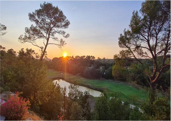 Brignoles (83170) TERRAIN A BATIR DE 1772 m² - PERMIS ACCEPTE - REALITE VIRTUELLE POUR DECOUVRIR VOTRE FUTURE MAISON