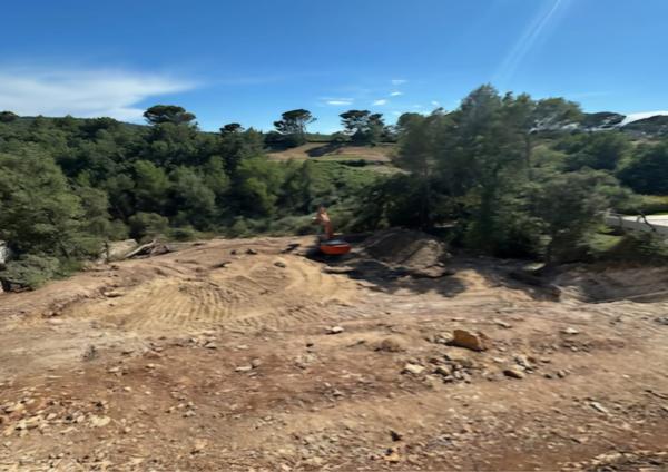 Brignoles (83170) TERRAIN A BATIR DE 1772 m² - PERMIS ACCEPTE - REALITE VIRTUELLE POUR DECOUVRIR VOTRE FUTURE MAISON
