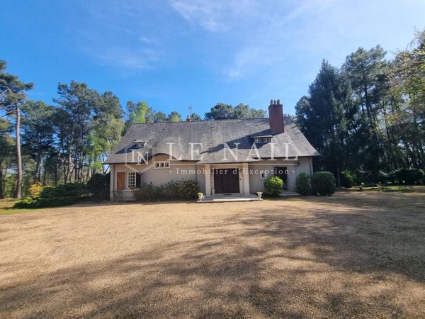 Maison contemporaine avec installations équestres sur 22 hectares