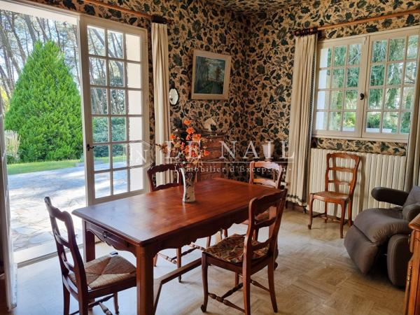 Maison contemporaine avec installations équestres sur 22 hectares