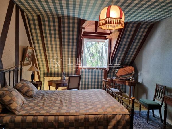 Maison contemporaine avec installations équestres sur 22 hectares