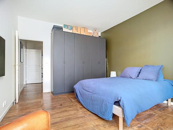 Appartement T3 rez de jardin à vendre à Cosnac dans le château - 2 chambres - une place de stationnement - Piscine - Terrasse / jardin