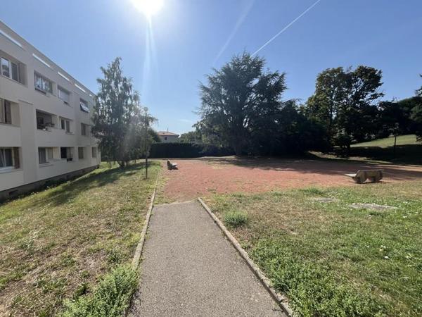 Appartement à vendre |  Saint-Priest |  3 pièces | 60 m²