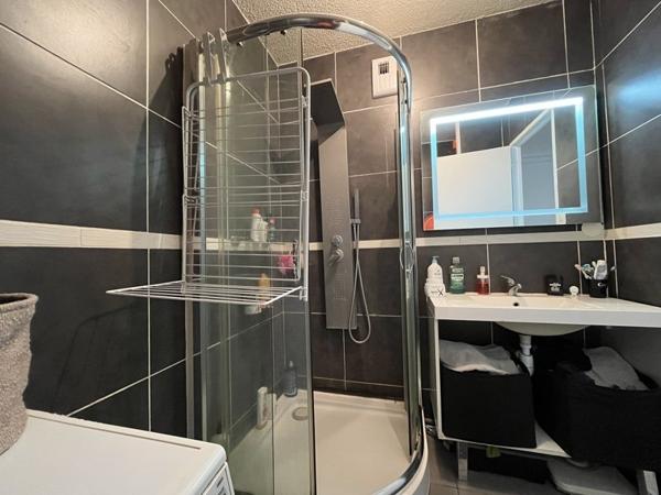 Appartement à vendre |  Saint-Priest |  3 pièces | 60 m²