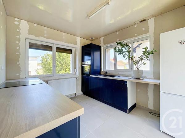 Maison à vendre  4 pièces - 88,93 m 2   DOGNEVILLE  - 88