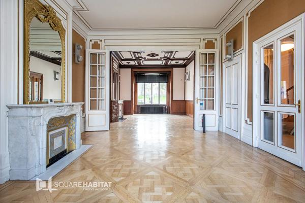 Maison à vendre 11 pièces 303.33m² Boulogne-sur-Mer (62200)