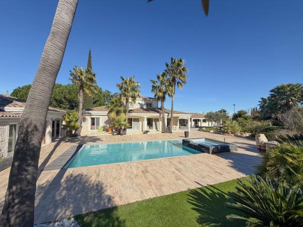 Vente Maison de luxe Agde 7 Pièces 266 m²