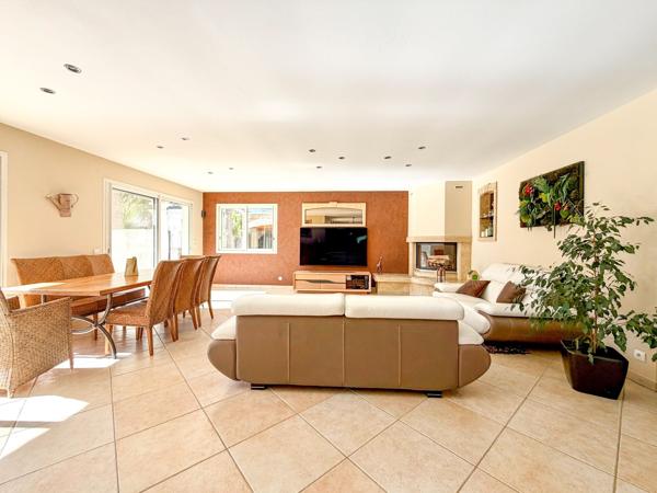 Vente Maison de luxe Agde 7 Pièces 266 m²