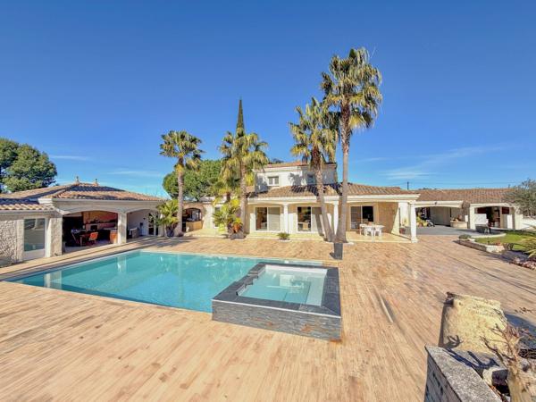 Vente Maison de luxe Agde 7 Pièces 266 m²