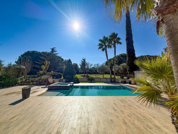 Vente Maison de luxe Agde 7 Pièces 266 m²