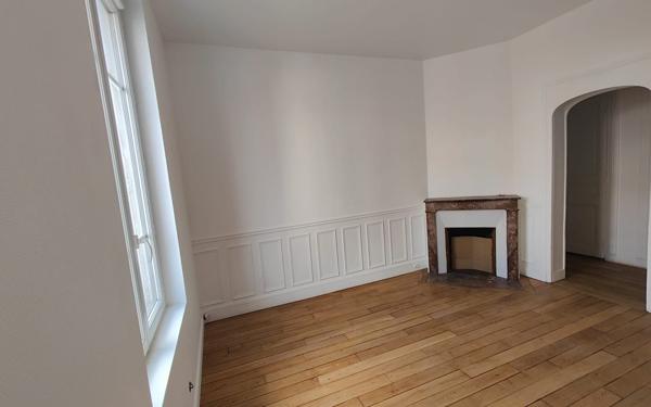 Appartement à vendre    3 pièces • 47,16 m2 Saint-Ouen