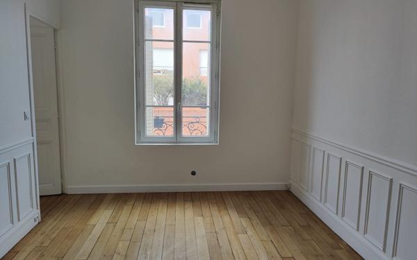Appartement à vendre    3 pièces • 47,16 m2 Saint-Ouen