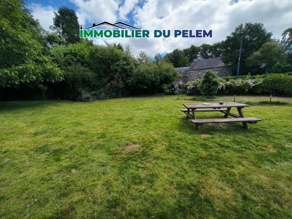 Locarn (22340) Ensemble immobilier à fort potentiel au cœur de Locarn