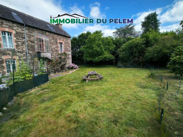 Locarn (22340) Ensemble immobilier à fort potentiel au cœur de Locarn