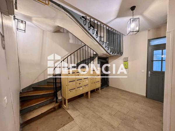 Location Studio 36.9 m² - 2 QUATER RUE ROYALE Versailles 78000