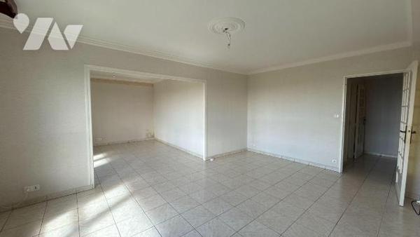 Châlons-en-Champagne - Secteur Allées de Forêts  - Appartement T5 en dernier étage avec cave 
...