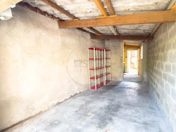 Maison de village de 83m2 environ sur 3 niveaux avec garage et cave