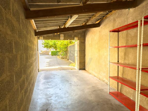 Maison de village de 83m2 environ sur 3 niveaux avec garage et cave