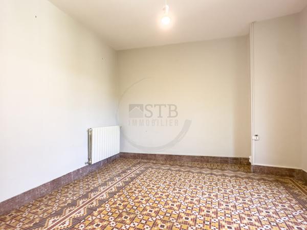 Maison de village de 83m2 environ sur 3 niveaux avec garage et cave
