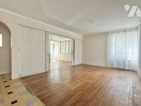 Maison rénovée - 4 chambres - Dépendances - Terrain de 1 186m²