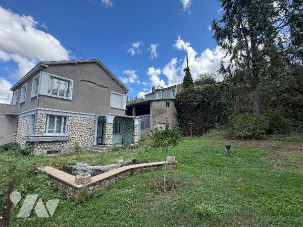 Maison rénovée - 4 chambres - Dépendances - Terrain de 1 186m²