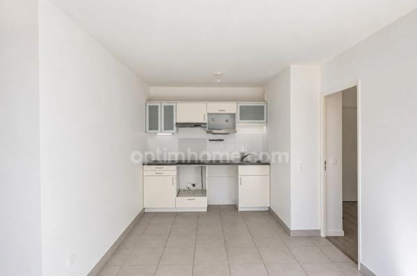 THORIGNY SUR MARNE (77400) - APPARTEMENT 3 PIECES 70M2 - 2 CHAMBRES - LUMINEUX - TERRASSE - RESIDENCE RECENTE - CAVE - PARKING EN SOUS-SOL