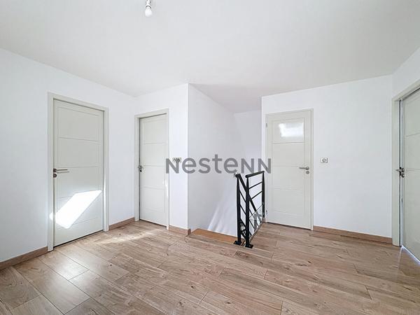 Maison contemporaine de 5 chambres avec terrain d'environ 1000m² à 25 min au Sud de Tours