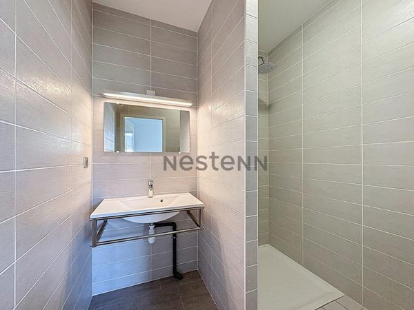 Maison contemporaine de 5 chambres avec terrain d'environ 1000m² à 25 min au Sud de Tours