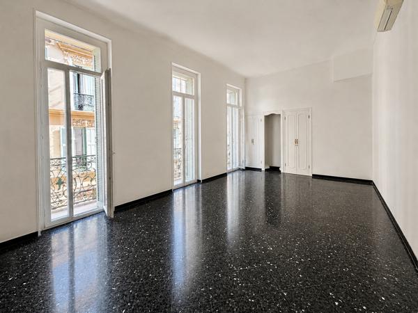 NICE CENTRE – JEAN MÉDECIN – Appartement 4 pièces de 100 m² – 3 chambres – Ascenseur