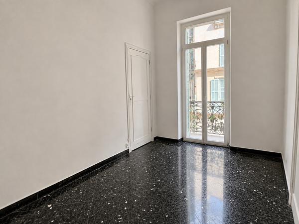 NICE CENTRE – JEAN MÉDECIN – Appartement 4 pièces de 100 m² – 3 chambres – Ascenseur