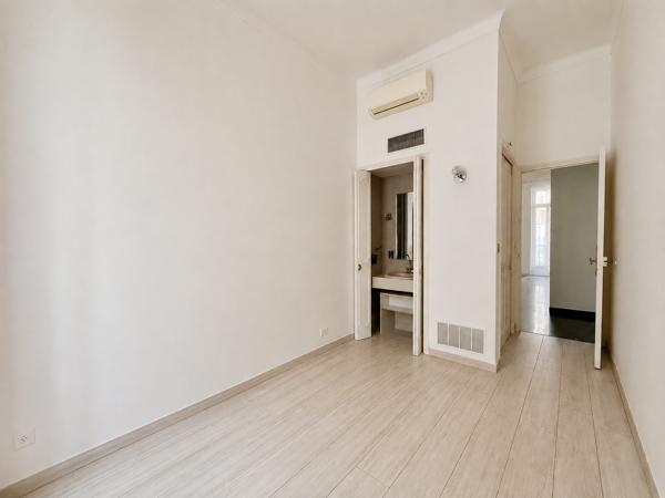 NICE CENTRE – JEAN MÉDECIN – Appartement 4 pièces de 100 m² – 3 chambres – Ascenseur