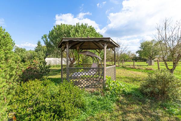 Longère en pierre St Denis D Anjou 8 pièce(s) 250 m2