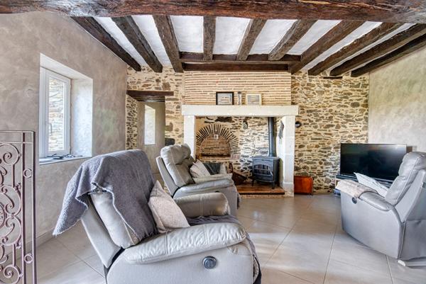 Longère en pierre St Denis D Anjou 8 pièce(s) 250 m2