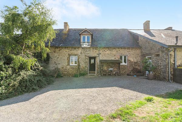 Longère en pierre St Denis D Anjou 8 pièce(s) 250 m2