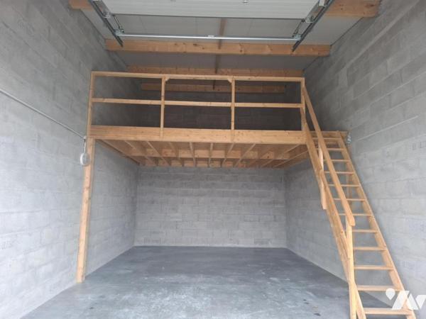 LA BAULE-ESCOUBLAC -  zone de  Beslon- Local de stockage/Garage 