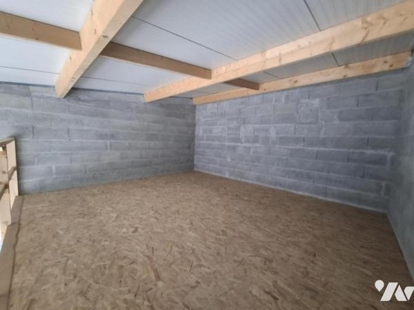 LA BAULE-ESCOUBLAC -  zone de  Beslon- Local de stockage/Garage 