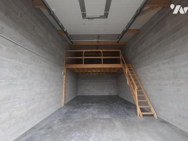 LA BAULE-ESCOUBLAC -  zone de  Beslon- Local de stockage/Garage 