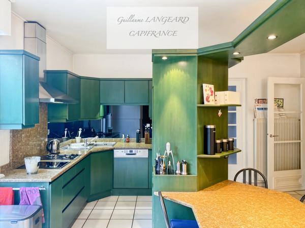 Maison d'exception en centre ville, 364 m2 et 1414 m2 de terrain - OYONNAX (01)