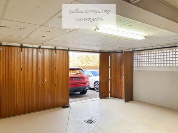 Maison d'exception en centre ville, 364 m2 et 1414 m2 de terrain - OYONNAX (01)