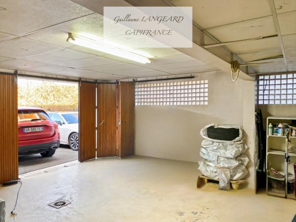 Maison d'exception en centre ville, 364 m2 et 1414 m2 de terrain - OYONNAX (01)