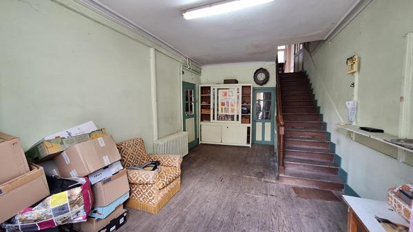 Maison de ville avec jardin à rénover