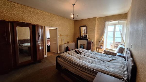 Maison de ville avec jardin à rénover