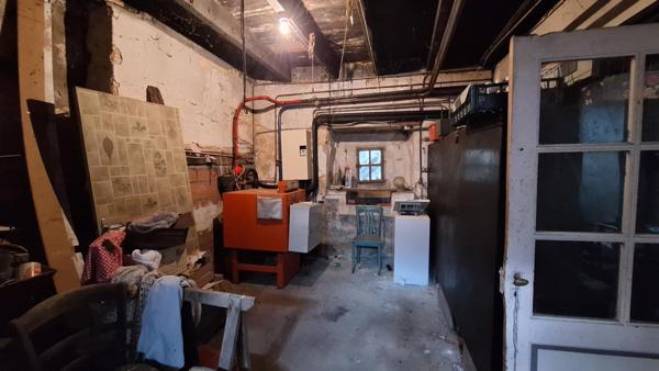 Maison de ville avec jardin à rénover