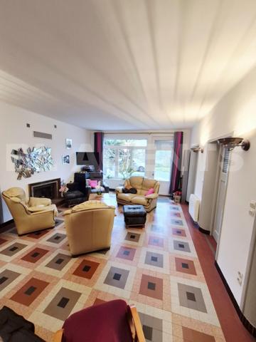 Spacieuse maison de ville - Calme, sans vis- à- vis - proche gare !