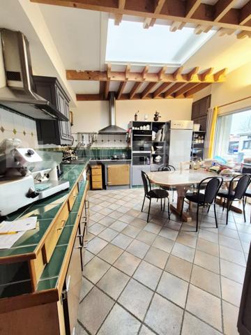 Spacieuse maison de ville - Calme, sans vis- à- vis - proche gare !