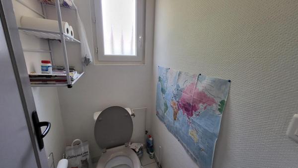 Centre ville  Mussidan  Maison  de 3 pièces principales véranda, garage et atelier cellier