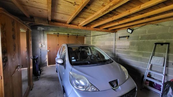 Centre ville  Mussidan  Maison  de 3 pièces principales véranda, garage et atelier cellier